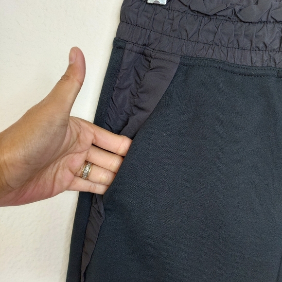 Nike‎ Tech Fleece Midi Skirt Size  Small - Picture 2 of 11